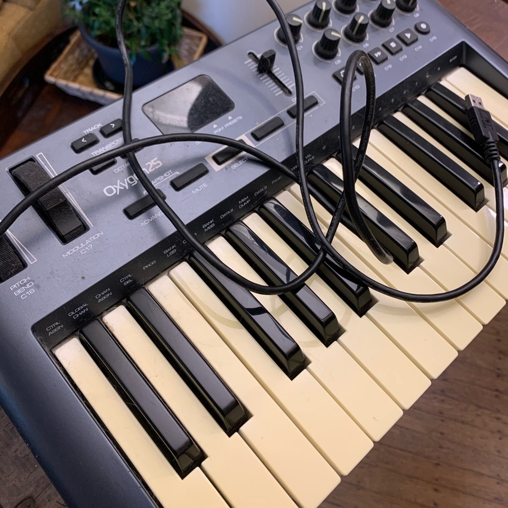 Midi keyboard